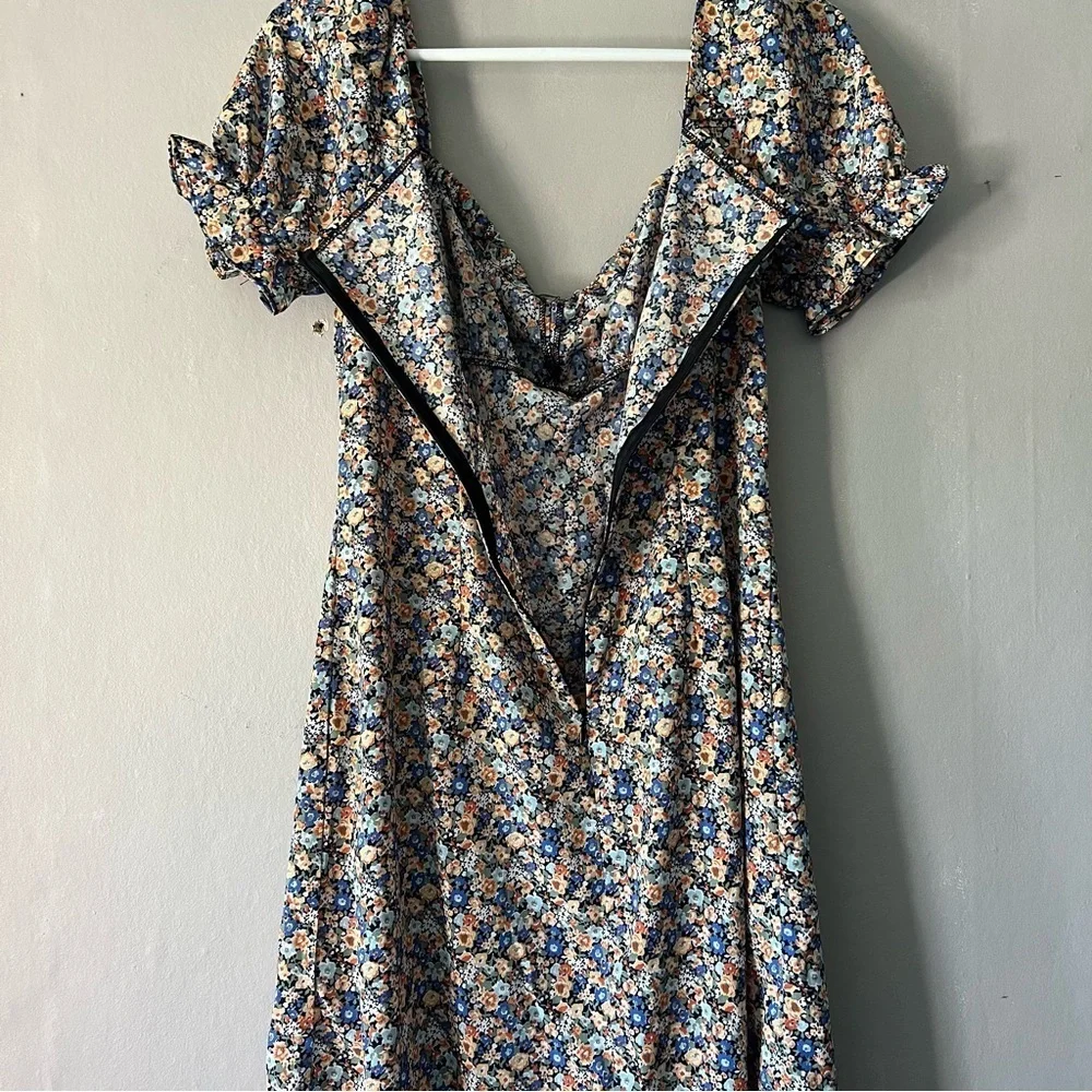 SHEIN Floral Midi Dress Size Medium - Picture 7 of 8